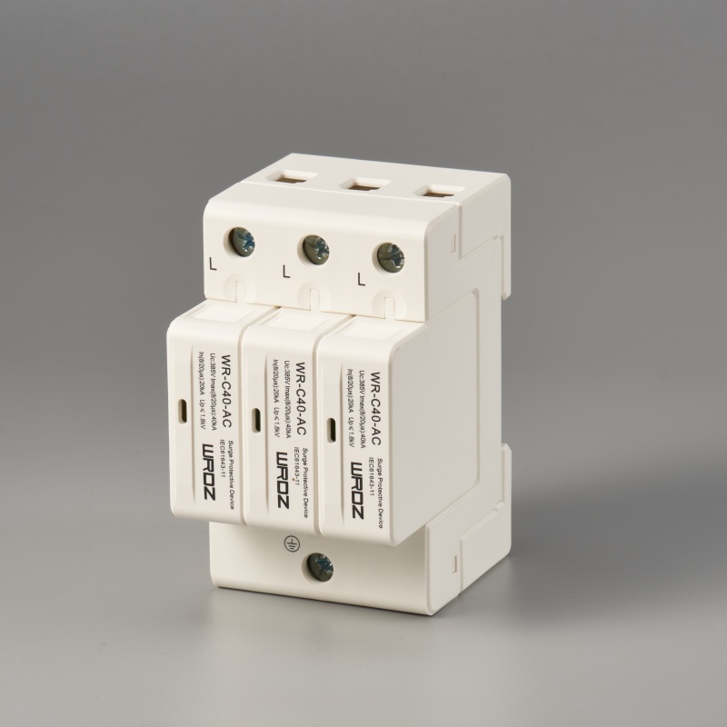 山猫在 Bauma 展会上增加了第三台电动挖掘机